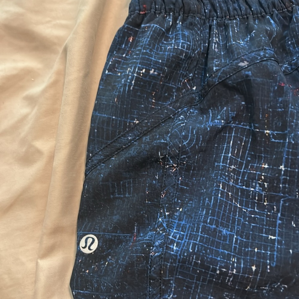 Lululemon Low-Rise Lined, Short 4"
Blue, Size 2 - Picture 3 of 3